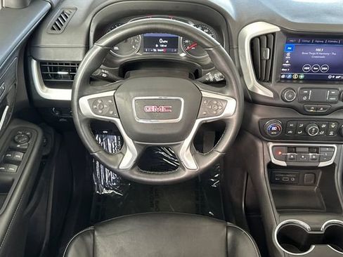 Used 2024 GMC Terrain SLT image 16