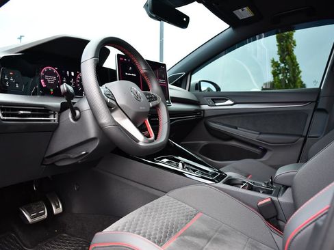 Used 2025 Volkswagen GTI SE FWD image 24