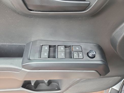 Certified 2023 Toyota Tacoma SR image 33