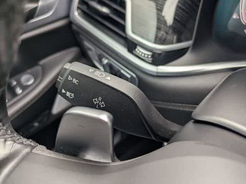 Used 2022 BMW 750i xDrive w/ Executive Package image 27