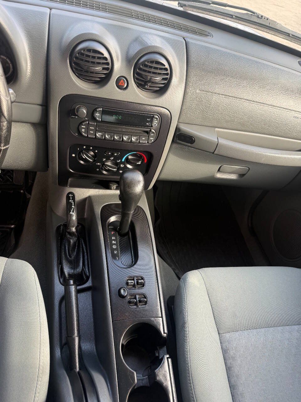 Used 2007 Jeep Liberty Sport AWD/4WD image 12