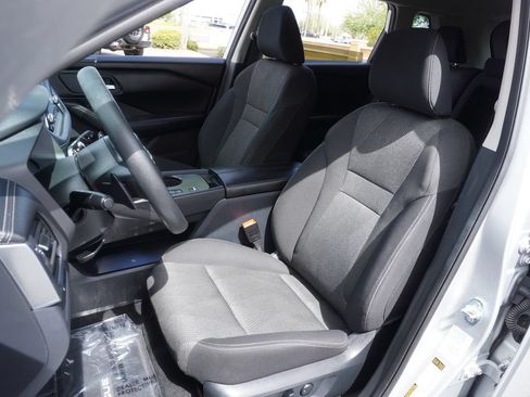 Certified 2024 Nissan Rogue SV FWD image 13