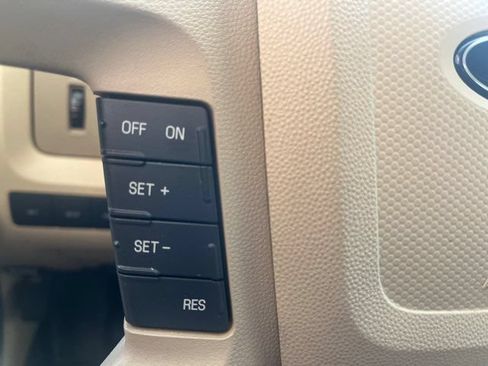 Used 2010 Ford Escape XLT AWD/4WD image 12