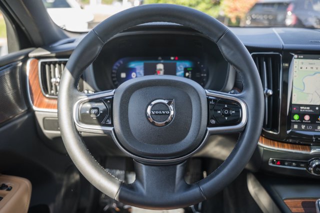 Certified 2024 Volvo XC60 T8 Ultimate w/ Protection Package Premier AWD/4WD image 33