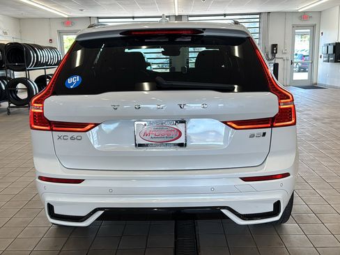 Used 2025 Volvo XC60 B5 Plus AWD/4WD image 6