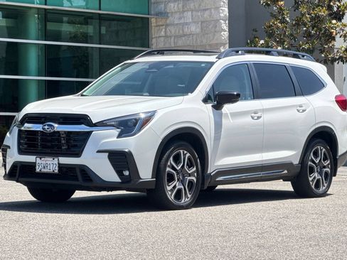 Used 2024 Subaru Ascent Limited w/ Technology Package AWD/4WD image 8