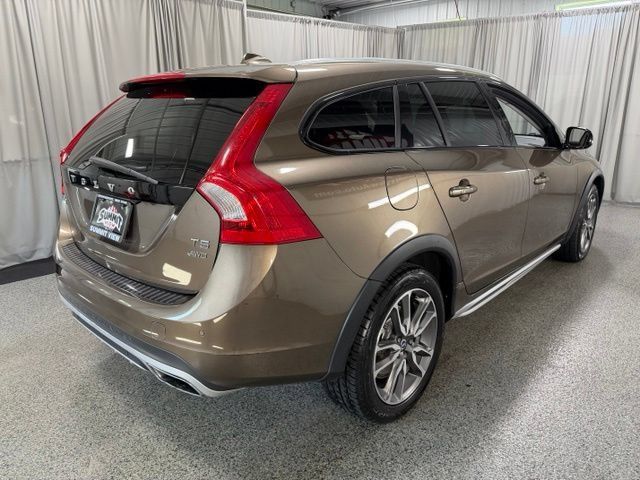 Used 2015 Volvo V60 T5 Cross Country AWD/4WD image 4