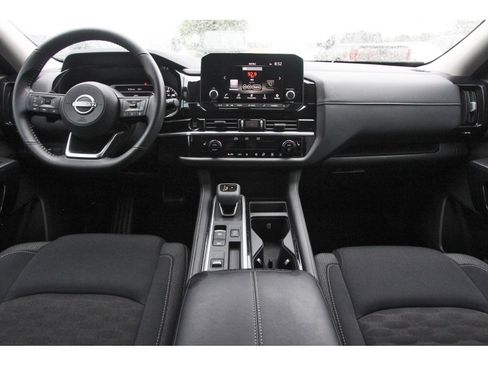Certified 2025 Nissan Pathfinder SV FWD image 12