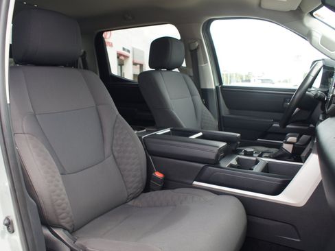 Used 2024 Toyota Tundra SR5 w/ SR5 Convenience Package AWD/4WD image 22