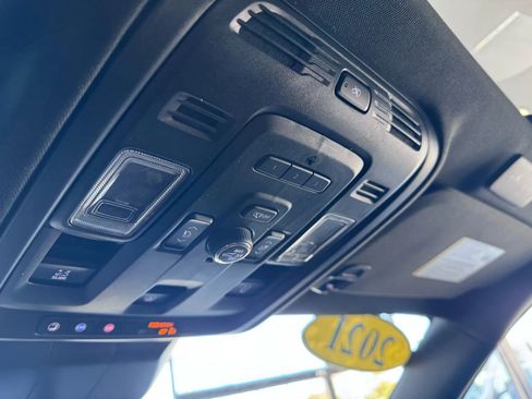 Used 2021 Cadillac Escalade Premium Luxury image 43