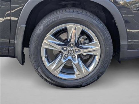 Used 2019 Toyota Highlander Limited Platinum image 21