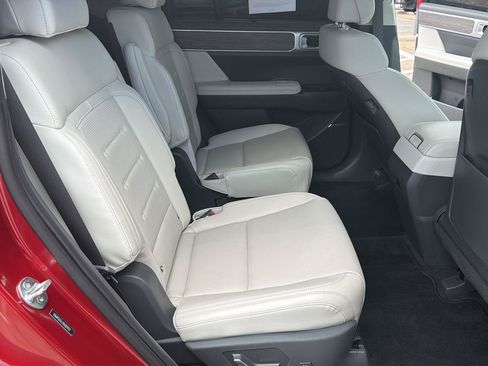 Used 2024 Hyundai Santa Fe Calligraphy AWD/4WD image 16