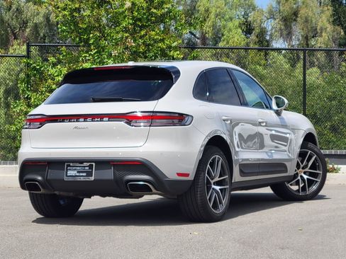Certified 2025 Porsche Macan image 7