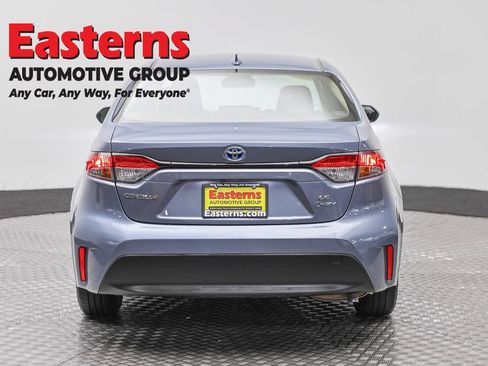 Used 2025 Toyota Corolla LE FWD image 6