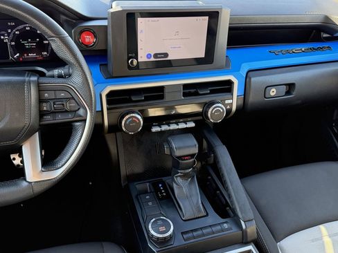 Used 2024 Toyota Tacoma TRD Sport image 17