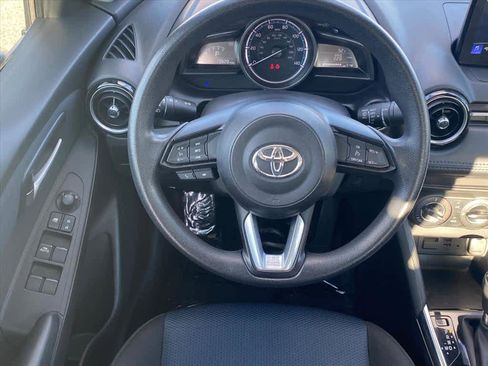Used 2019 Toyota Yaris LE image 7