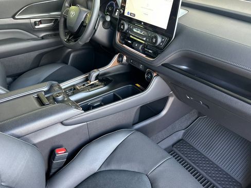 New 2026 Toyota Grand Highlander AWD Hybrid image 18