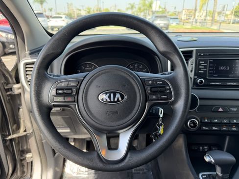 Used 2018 Kia Sportage LX FWD image 17