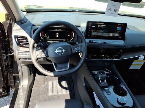 New 2026 Nissan Rogue Platinum AWD/4WD image 9