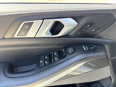 Used 2022 BMW X5 M50i image 17