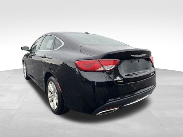 Used 2015 Chrysler 200 Limited FWD image 3