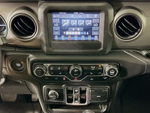 Used 2023 Jeep Wrangler Unlimited w/ Cold Weather Group AWD/4WD image 22