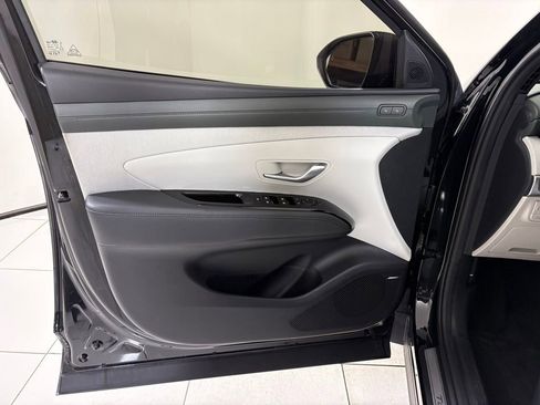 Certified 2025 Hyundai Tucson Limited FWD image 16