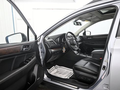 Used 2019 Subaru Outback 2.5i Limited image 3