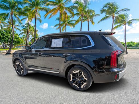 Used 2023 Kia Telluride S image 6