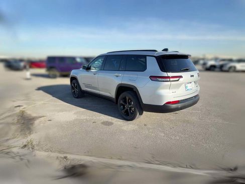 New 2025 Jeep Grand Cherokee L Limited image 8
