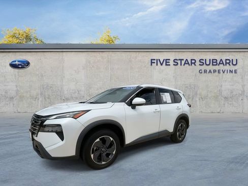 Used 2024 Nissan Rogue SV FWD image 4