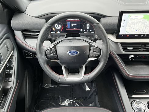 Used 2025 Ford Explorer ST-Line w/ ST-Line Street Pack image 12