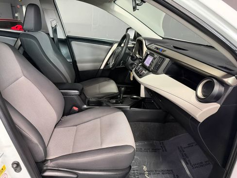 Used 2014 Toyota RAV4 LE AWD/4WD image 19