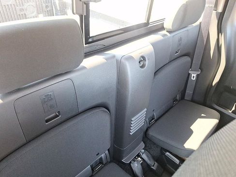 Used 2025 Nissan Frontier SV w/ SV Convenience Package AWD/4WD image 22