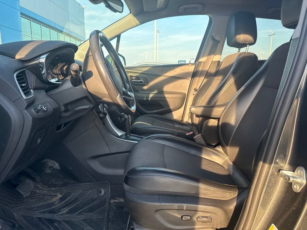 Used 2019 Chevrolet Trax LT w/ Driver Confidence Package AWD/4WD image 5