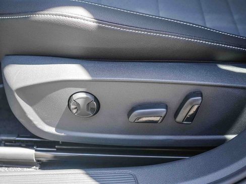 New 2026 Volkswagen Jetta SE FWD image 23