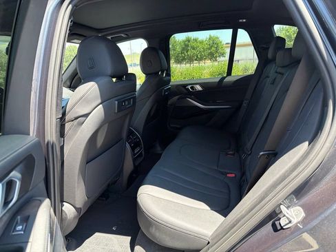 Used 2022 BMW X5 xDrive45e w/ Climate Comfort Package AWD/4WD image 11