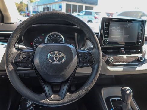 Used 2020 Toyota Corolla LE w/ LE Premium Package image 29