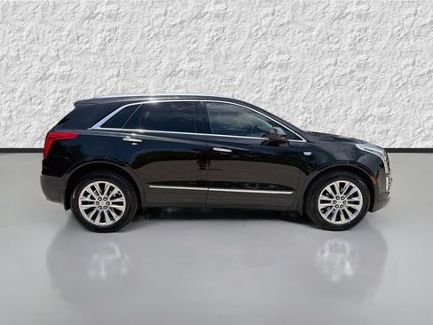Used 2019 Cadillac XT5 Premium Luxury FWD image 2