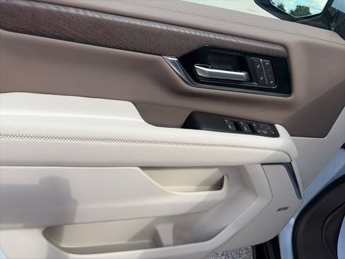 New 2026 GMC Yukon XL Denali w/ Denali Reserve Package AWD/4WD image 18