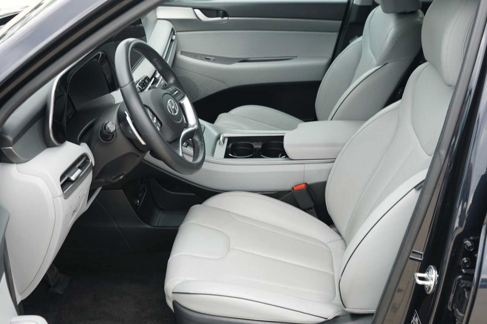 Used 2025 Hyundai Palisade SEL FWD image 8