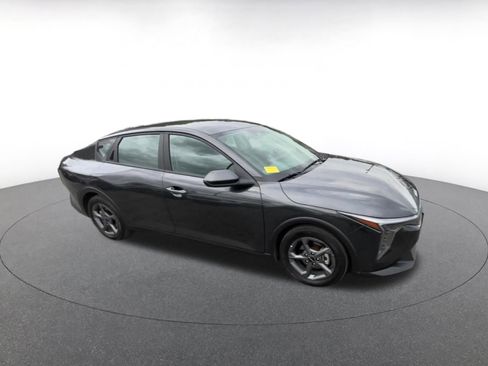 Used 2025 Kia K4 LXS image 2