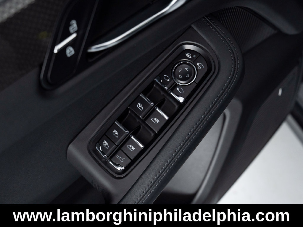 Used 2021 Porsche Macan Turbo AWD/4WD image 20