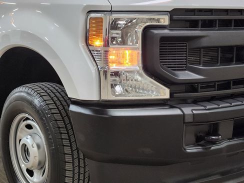 Used 2022 Ford F250 XL w/ Power Equipment Group image 13