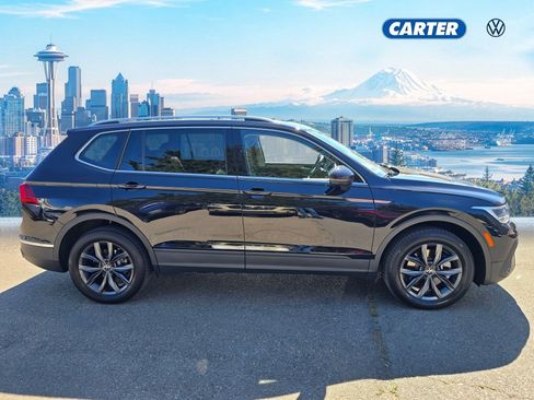 Used 2022 Volkswagen Tiguan SE AWD/4WD image 2