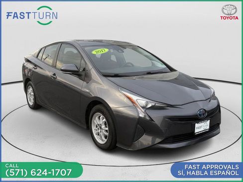 Used 2017 Toyota Prius Prime Premium image 9
