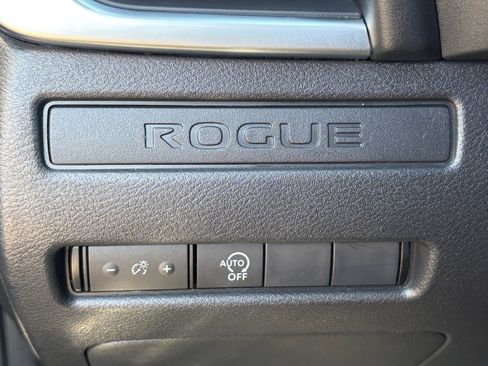 Used 2024 Nissan Rogue S FWD image 14