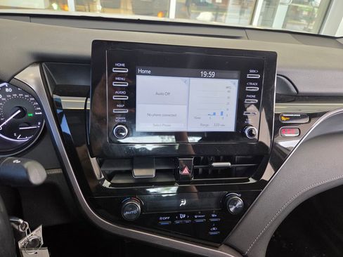 Used 2023 Toyota Camry SE FWD image 31