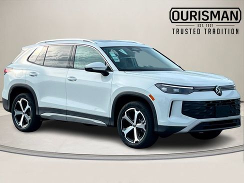 New 2026 Volkswagen Tiguan SE image 1