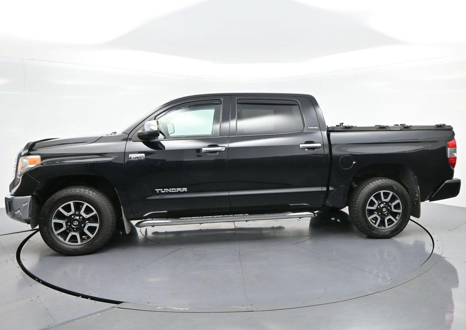 Used 2015 Toyota Tundra Limited w/ Limited Premium Package AWD/4WD image 4